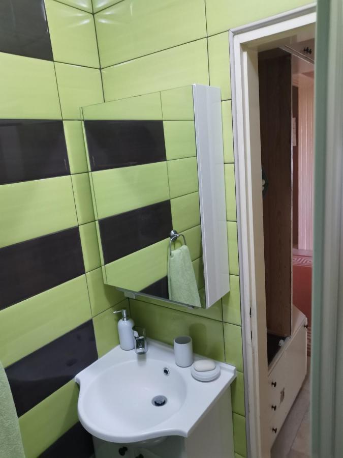 Appartamento Apartmant Sandra - Big Terace And Free Parking Karlovac Esterno foto